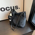 Плюшевая сумка с брелком