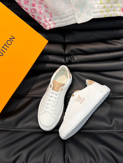 Louis Vuitton Time Out