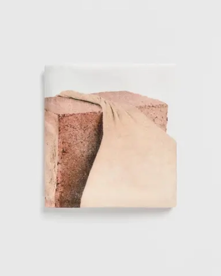 TEKLA X SARAH LUCAS ПОЛОТЕНЦЕ, КИРПИЧНЫЙ