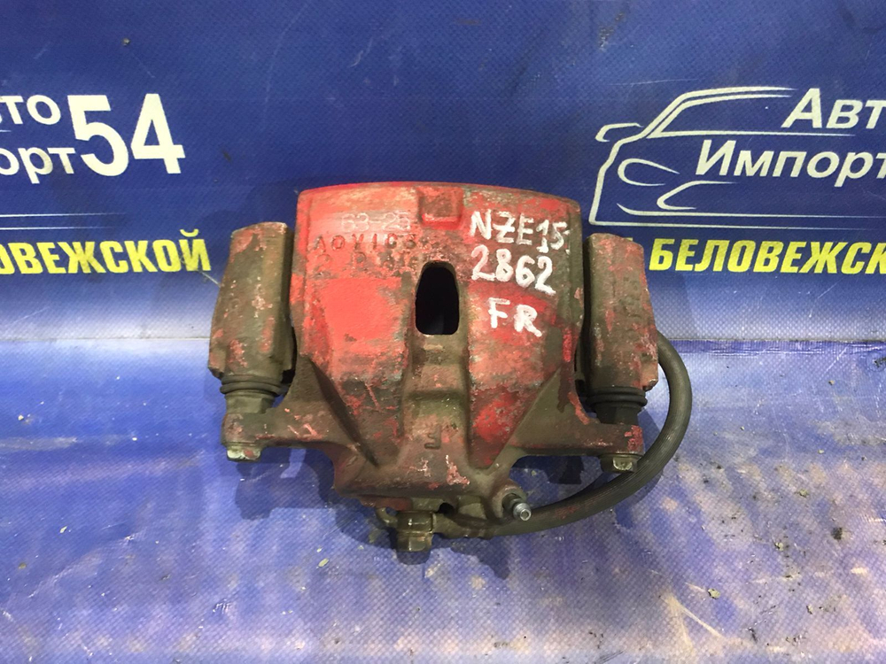 Суппорт тормозной передний правый TOYOTA AURIS 2006-2012