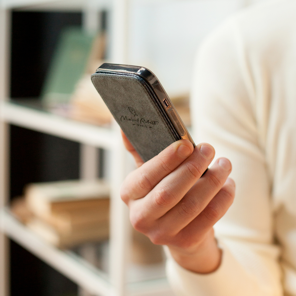 Чехол для iPhone 13 Pro из кожи теленка, цвета шоколада