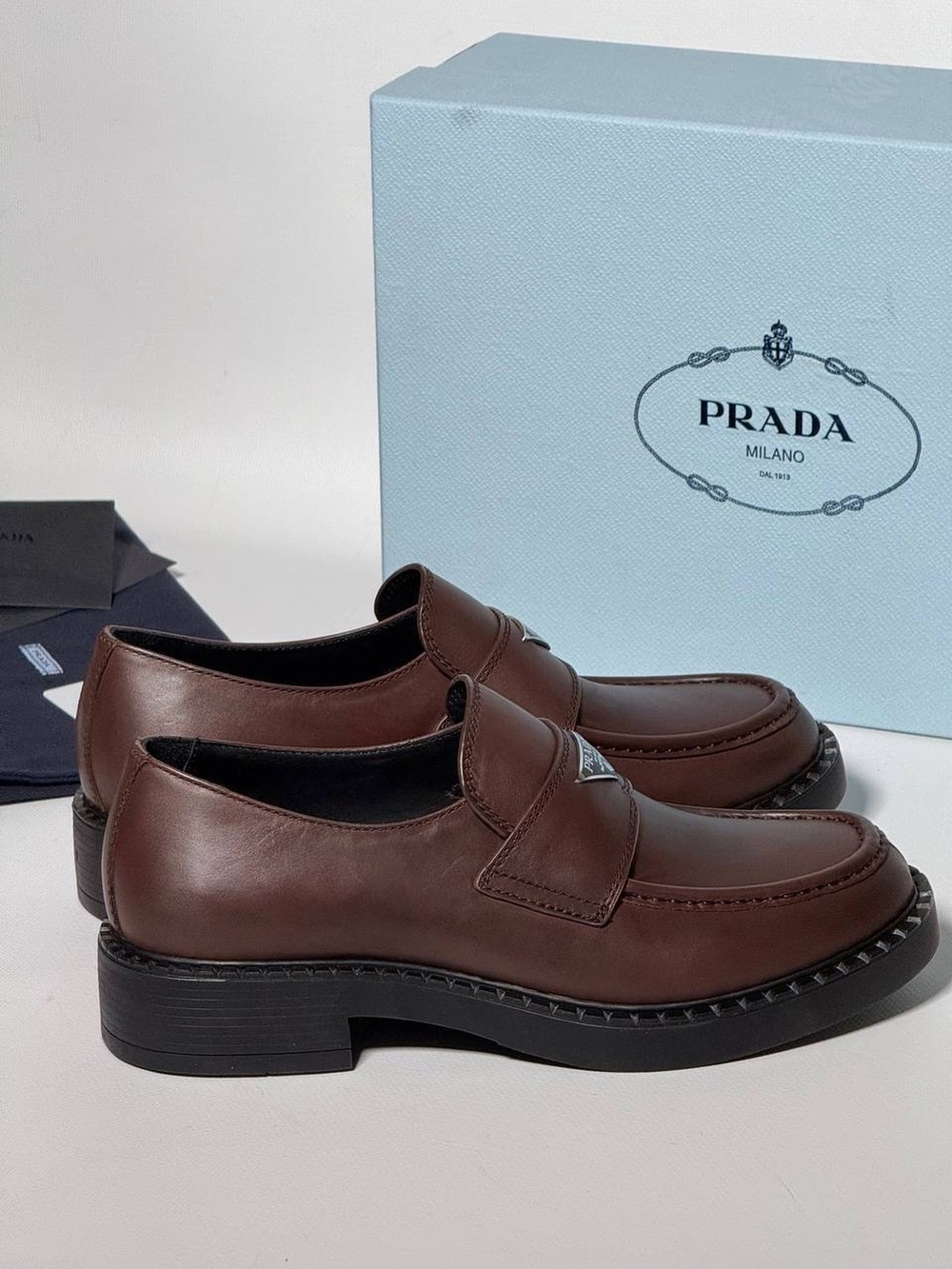 Лоферы Prada