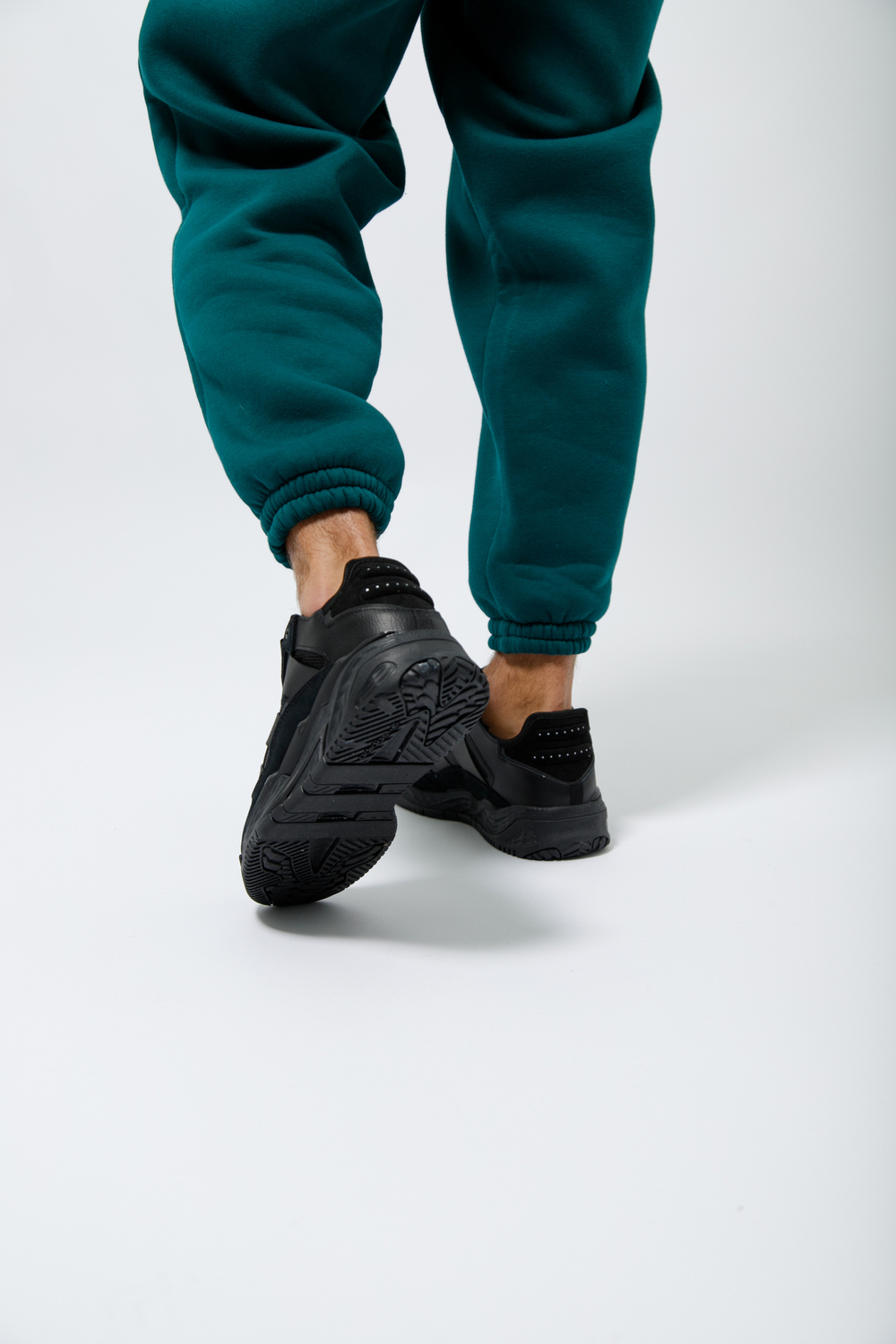 Кроссовки ADIDAS NITEBALL на меху (чёрн.)