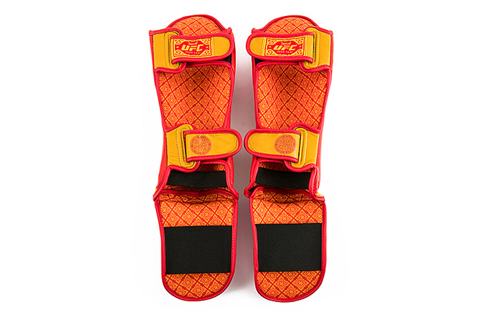 UFC Premium True Thai Защита голени, цвет красный, размер XL