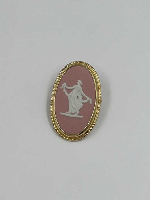 Брошь Wedgwood розовая