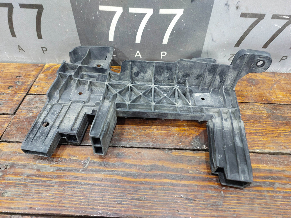 Кронштейн решетки радиатора левый Haval Jolion 21-нв Б/У Оригинал 5509100XST01A