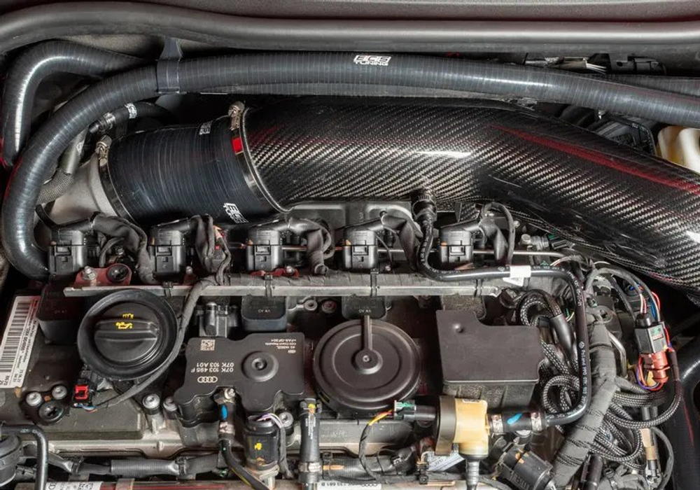 Система холодного впуска ECS Tuning Audi RS 3 8Y Kohlefaser Luft-Technik Intake System