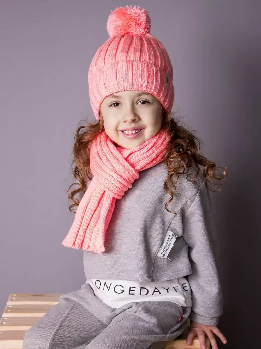 Шапка для девочки осенняя и шарф