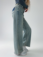 Джинсы LOLOBLUES 18206 широкие с синим карманом сзади