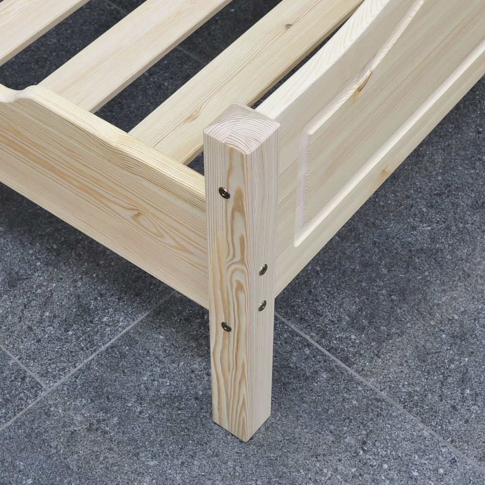 Кровать 90х200 Рита из массива сосны, с основанием кровати, прозрачный лак