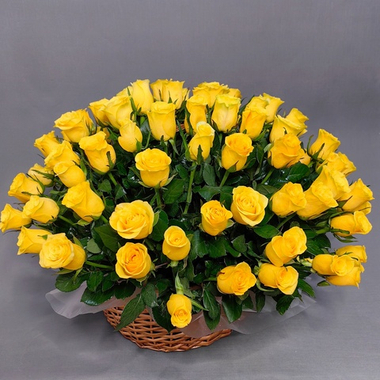 Корзина с 101 желтой розой (Кения 40 см)