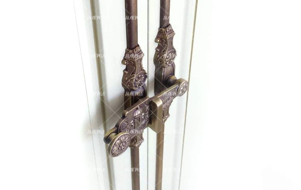 Латунный шпингалет кремон