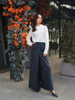 Брюки на запах с защипами на поясе