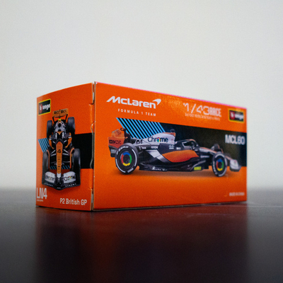 Машинка Bburago McLaren F1 MCL60 M 1:43