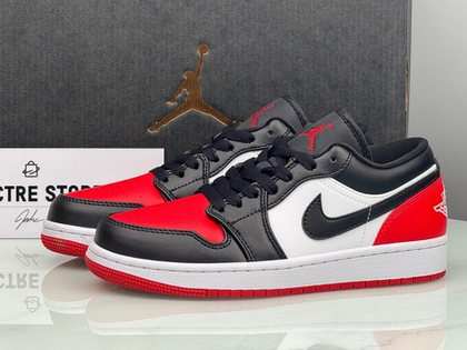 Nike Air Jordan 1 Low Bred Toe