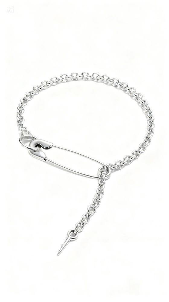 Брутальный браслет с булавкой