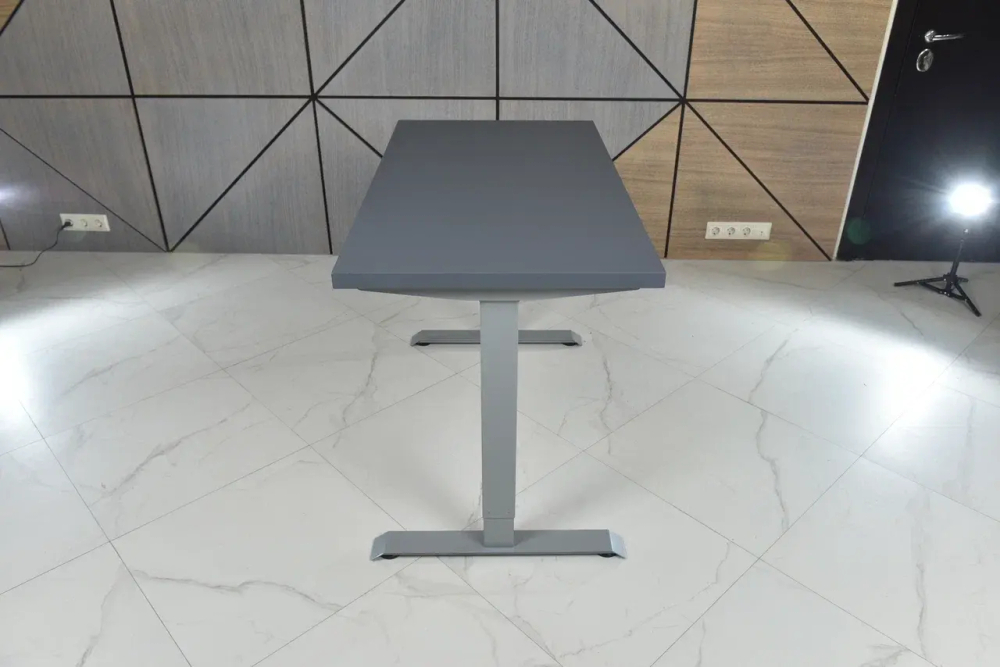 Регулируемый компьютерный стол Bazalt с регулировкой по высоте — столешница МДФ Сланцево‑серый