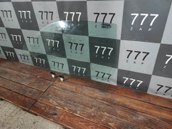 Стекло двери левой Suzuki Grand Vitara 2 (3 дв) Оригинал 8450264J00