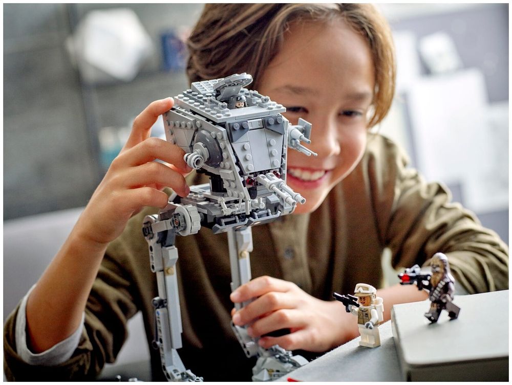 Конструктор LEGO Star Wars 75322 AT-ST на Хоте