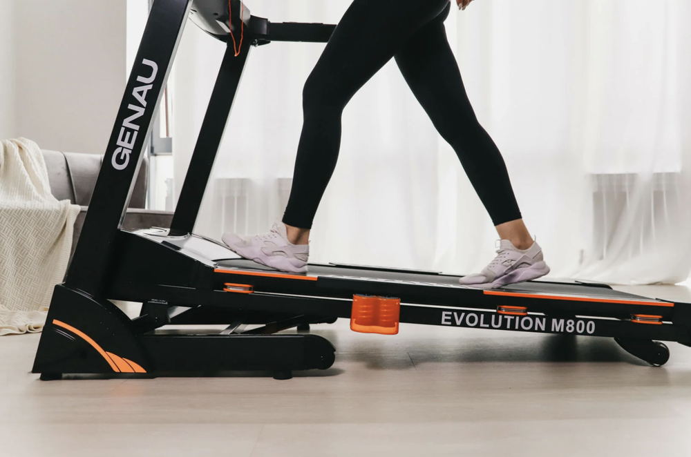 Беговая дорожка Genau Evolution M800