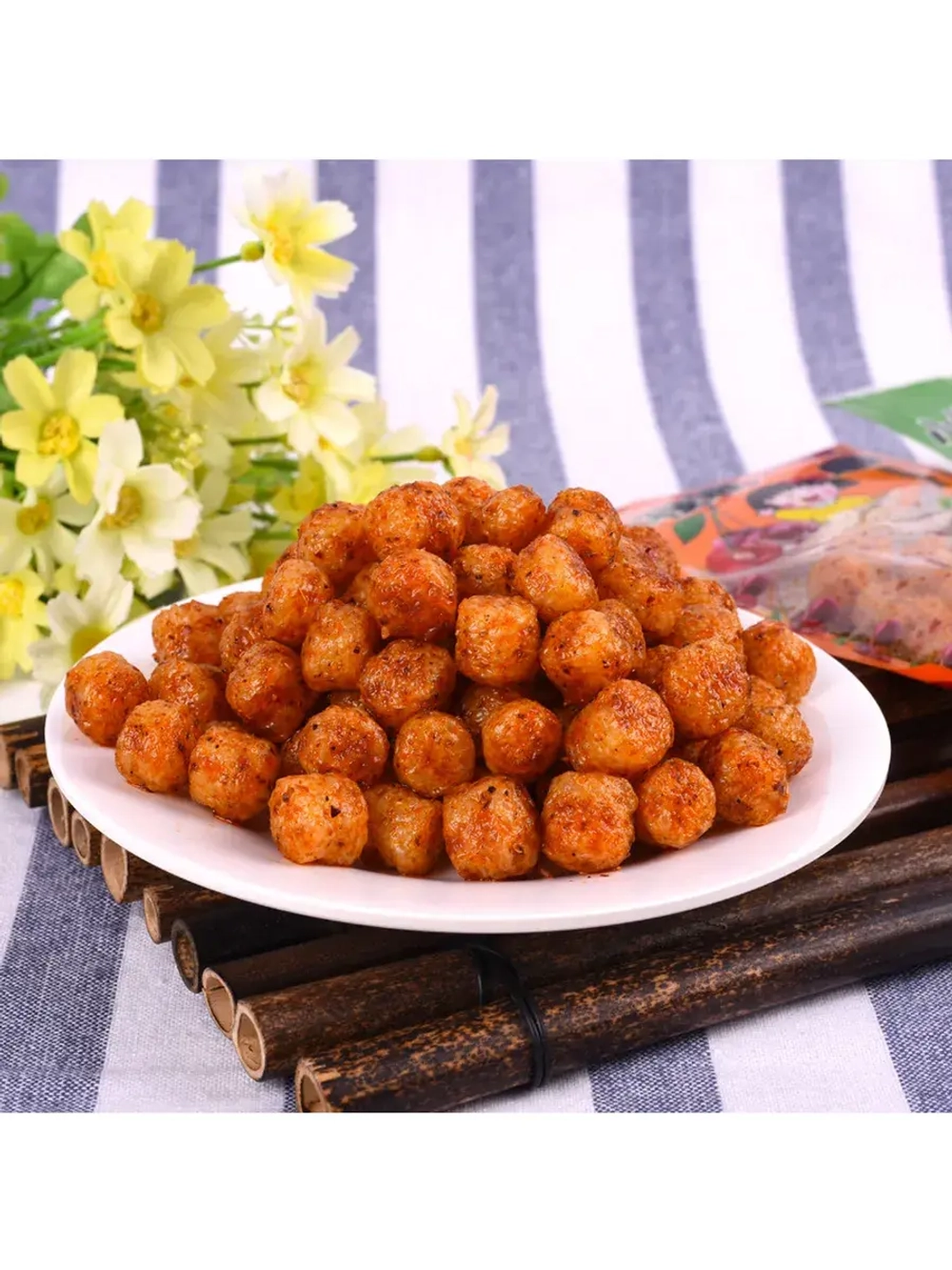 Острые азиатские снеки в форме вишенок 22 г * 3 шт