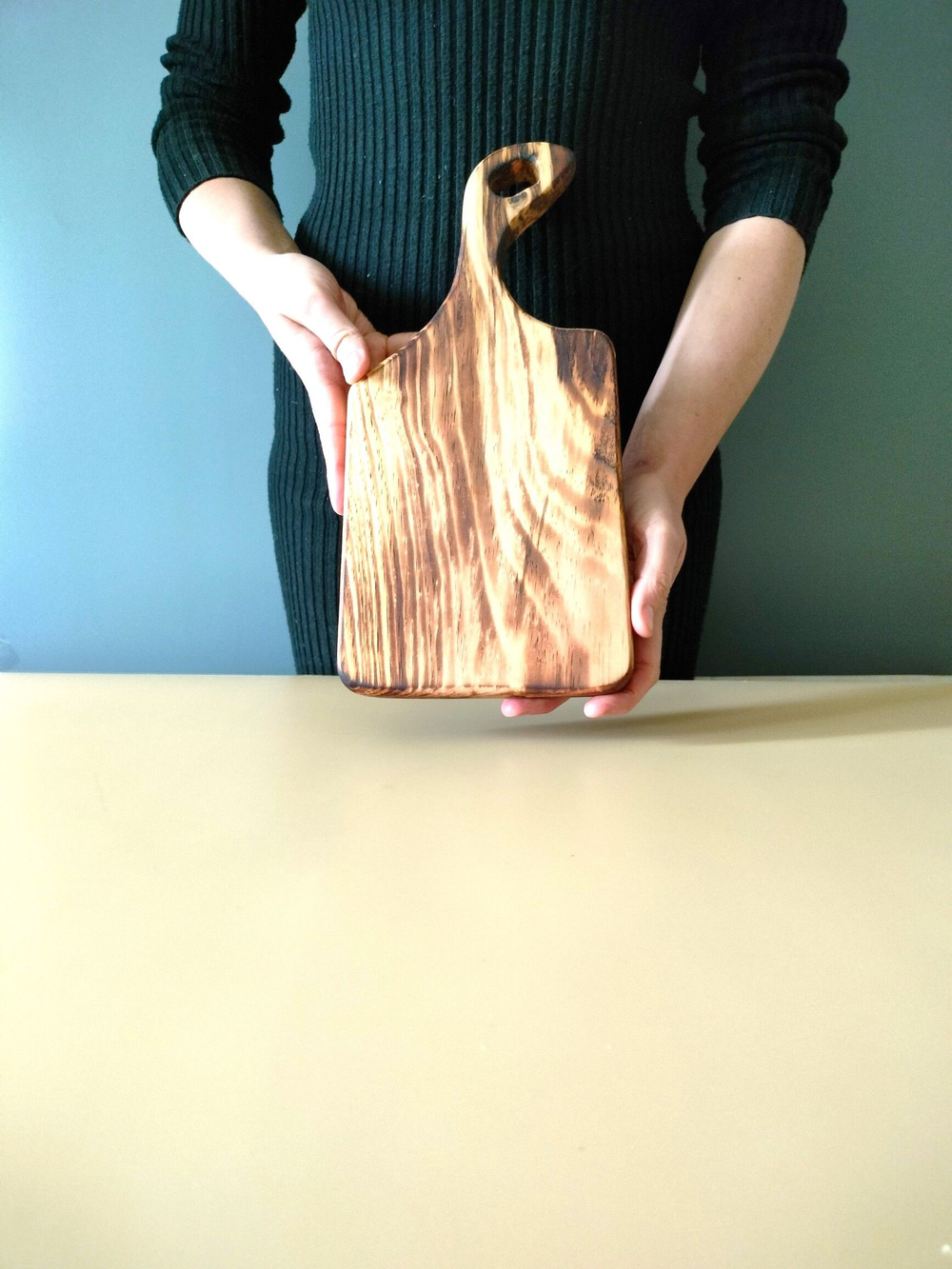 Доска разделочная из дерева сервировочная