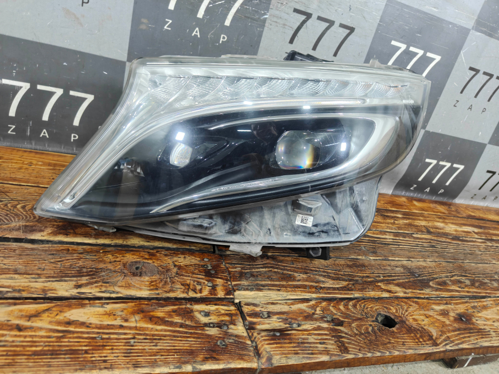 Фара левая LED Adaptive Mercedes V-Class (W447) 14-нв Б/У Оригинал A4479065200