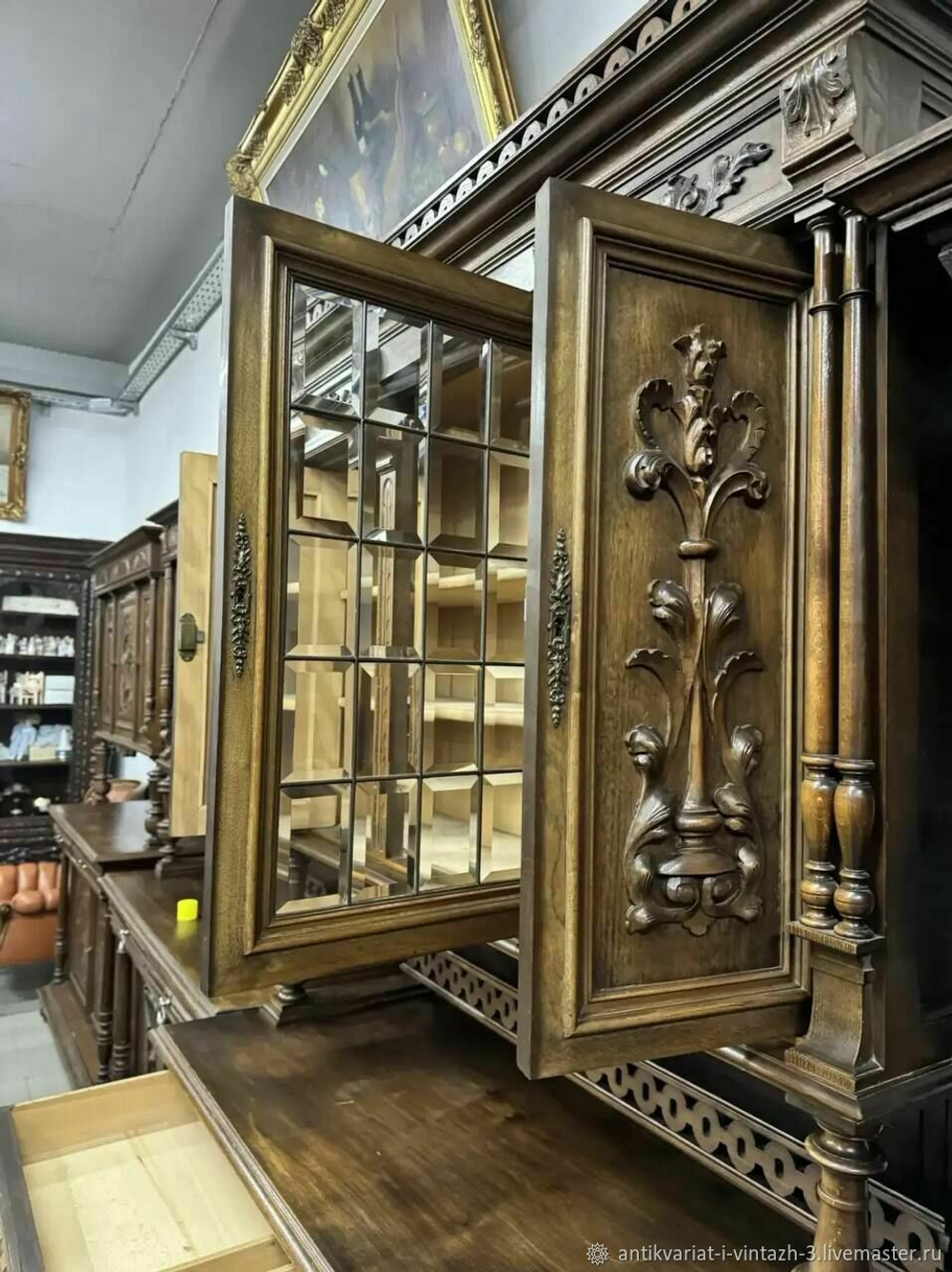 Старинный буфет
