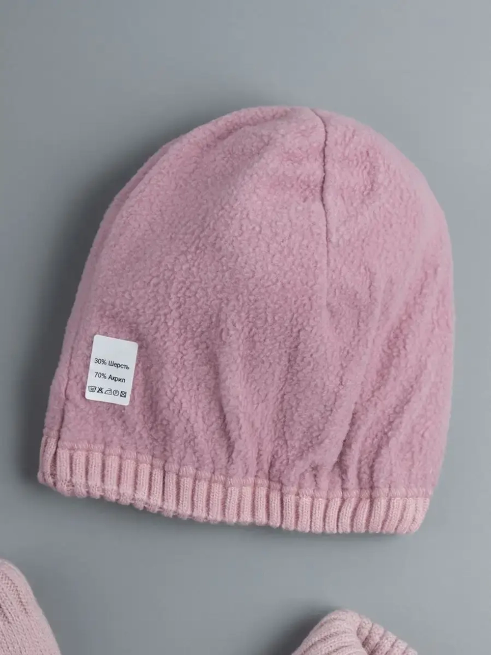 Шапка зимняя для девочки со снудом и митенками
