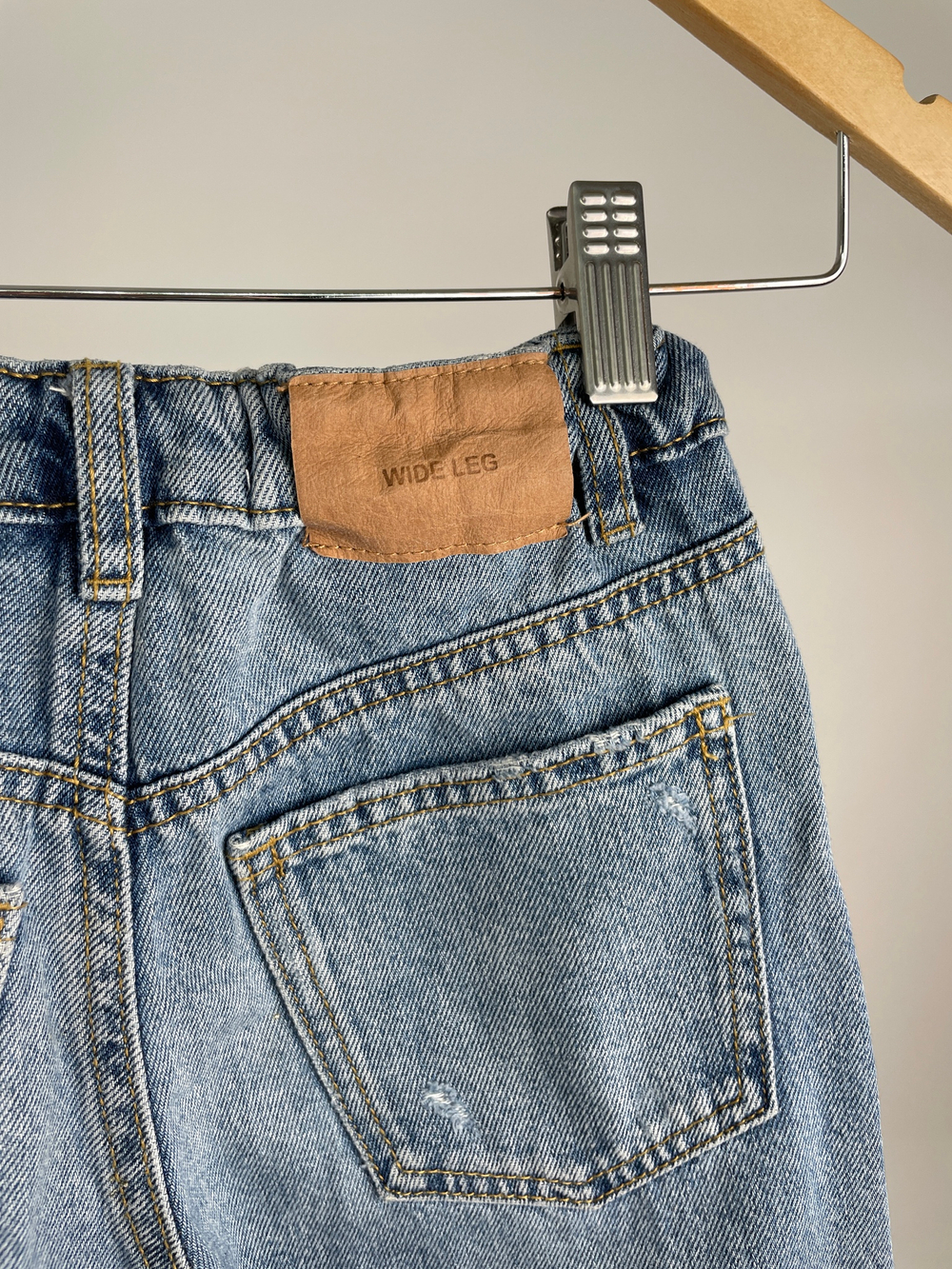 Джинсы Zara