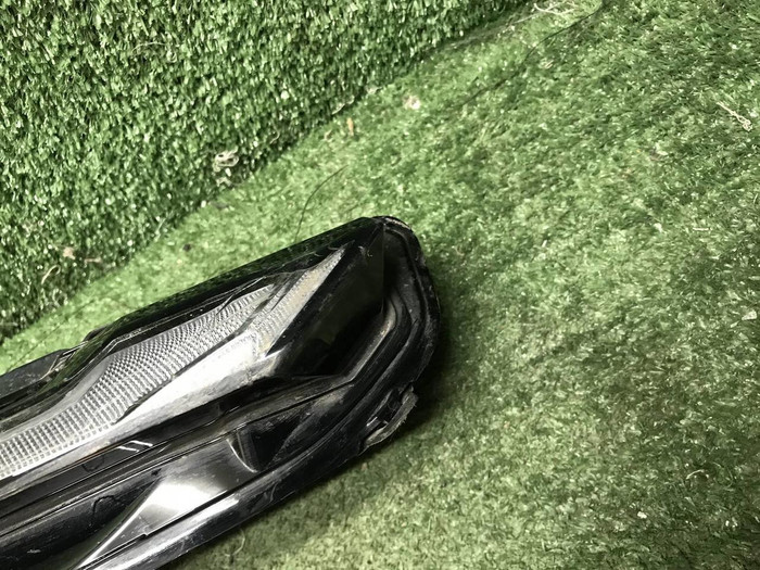 Битый Указатель поворота правый Omoda C5 (22-нв)