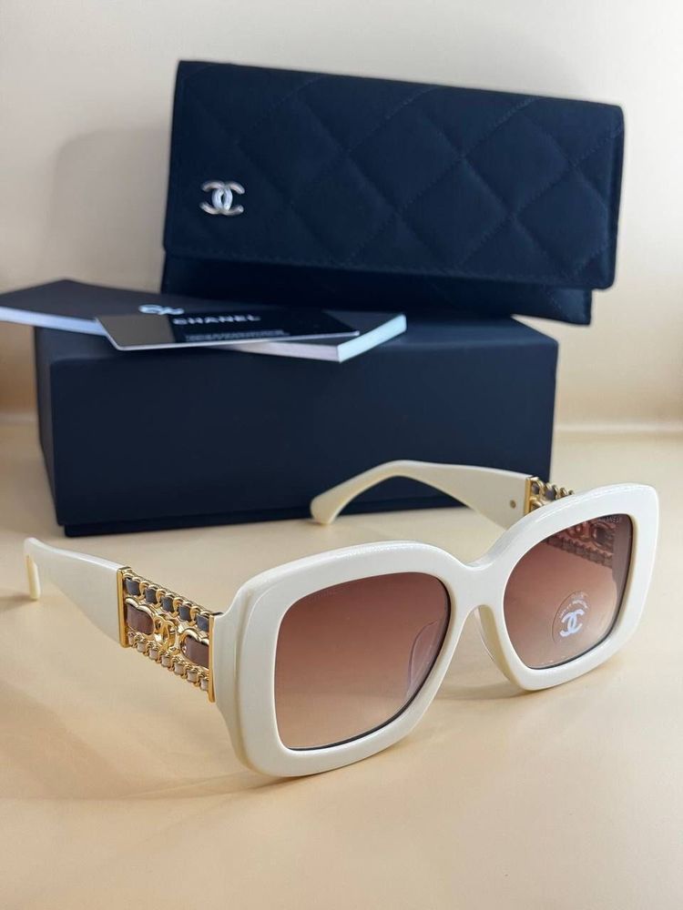 Солнцезащитные очки CHANEL