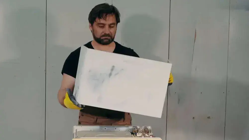 Эмаль для бытовой техники KUDO ремонтная с кисточкой, белая / Краска для холодильника, микроволновой печи и стиральной машинки KU-7K1311