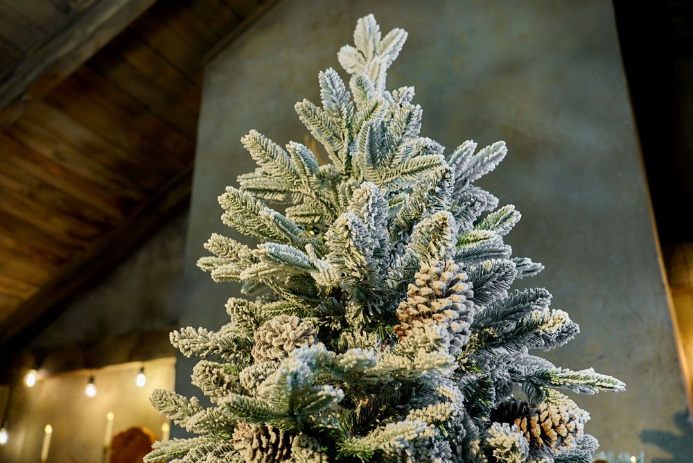 Заснеженная елка с шишками «Saint Paul» Сейнт Пол (Литая+пвх) 210 см / 2,1 м