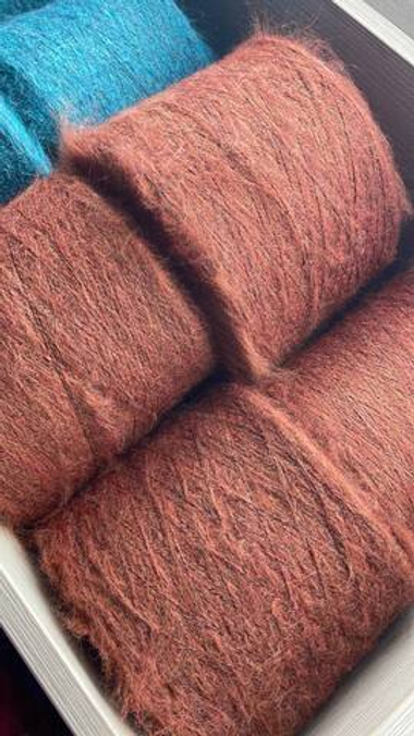 LAGOPOLANE 30% вспушенный меринос 15% полиамид 34% полиакрил 17% нейлон 4% др. волокна