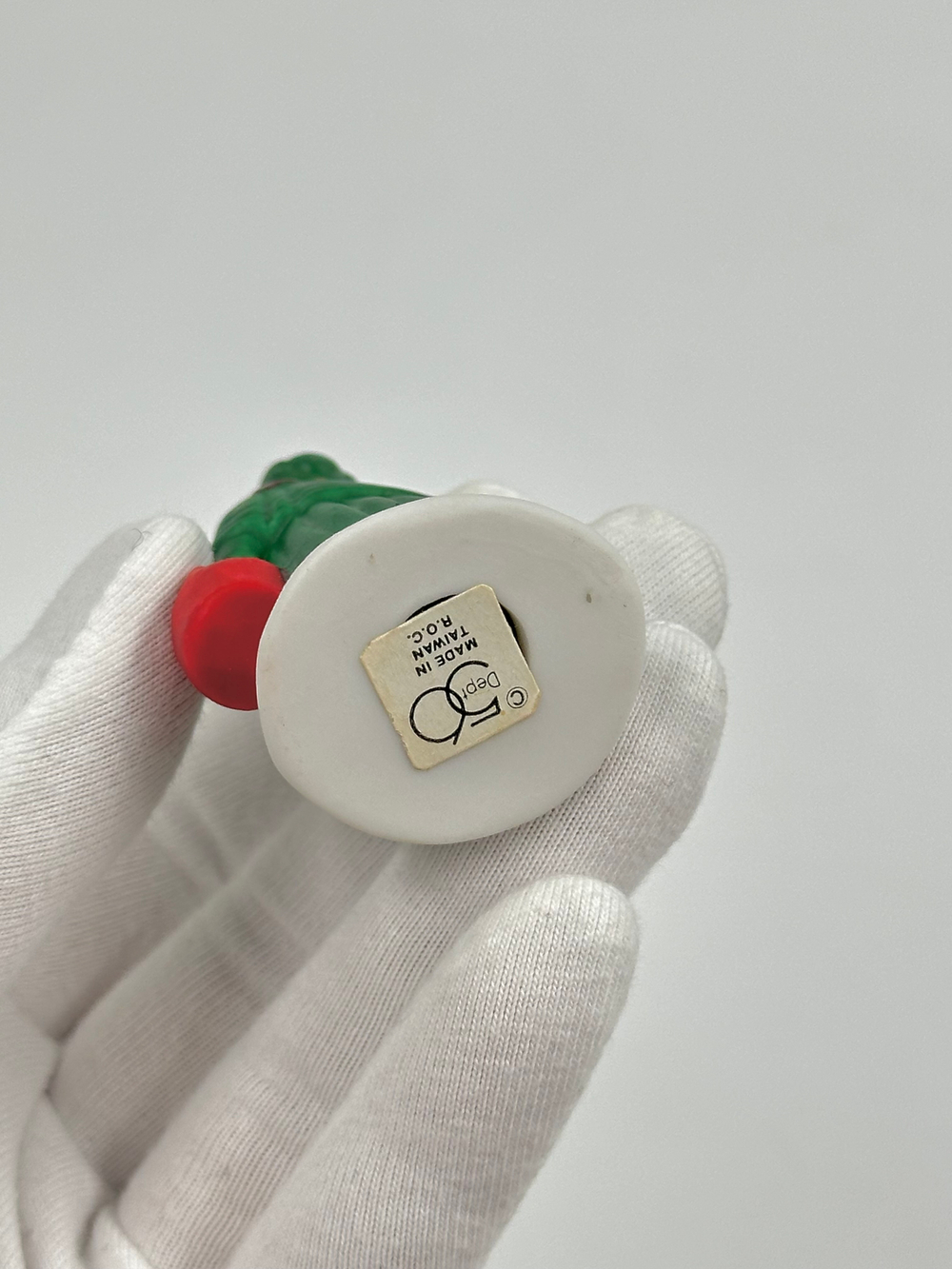 Фигурка Женщина с колокольчиком Department 56