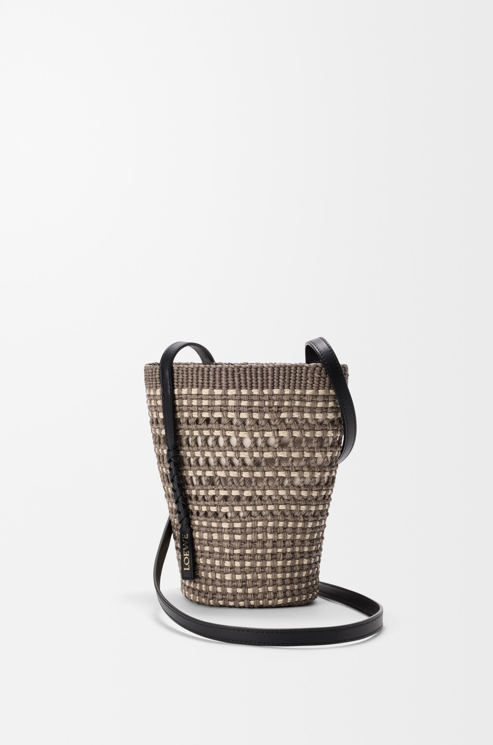 Loewe Плетёная мини-сумка из кожи пальмы и телячьей кожи, хаки