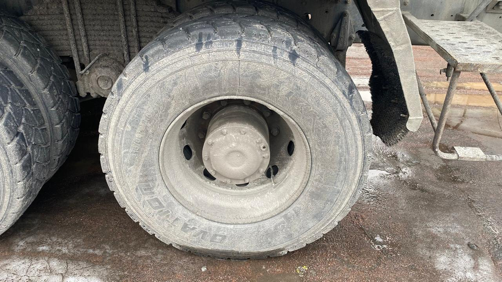 Shacman (Shaanxi) SX* 8x4 Автобетоносмеситель SX5318GJBDT326 (Дизельный, 11,6 л, 369 л.с., МТ)
