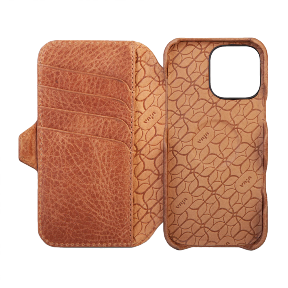 Кожаный чехол-книжка MagSafe Vaja Wallet Pull-Up V-Mag для iPhone 16 Pro Чехол ручной работы из натуральной патагонской кожи «пулл ап» с магнитной застёжкой. Вмещает до четырёх карт. Есть RFID-защита