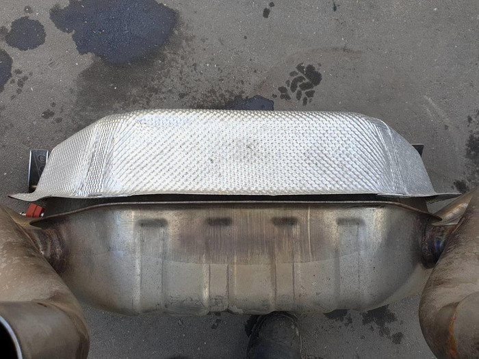 Глушитель Aston Martin DBX (2019-н.в.)