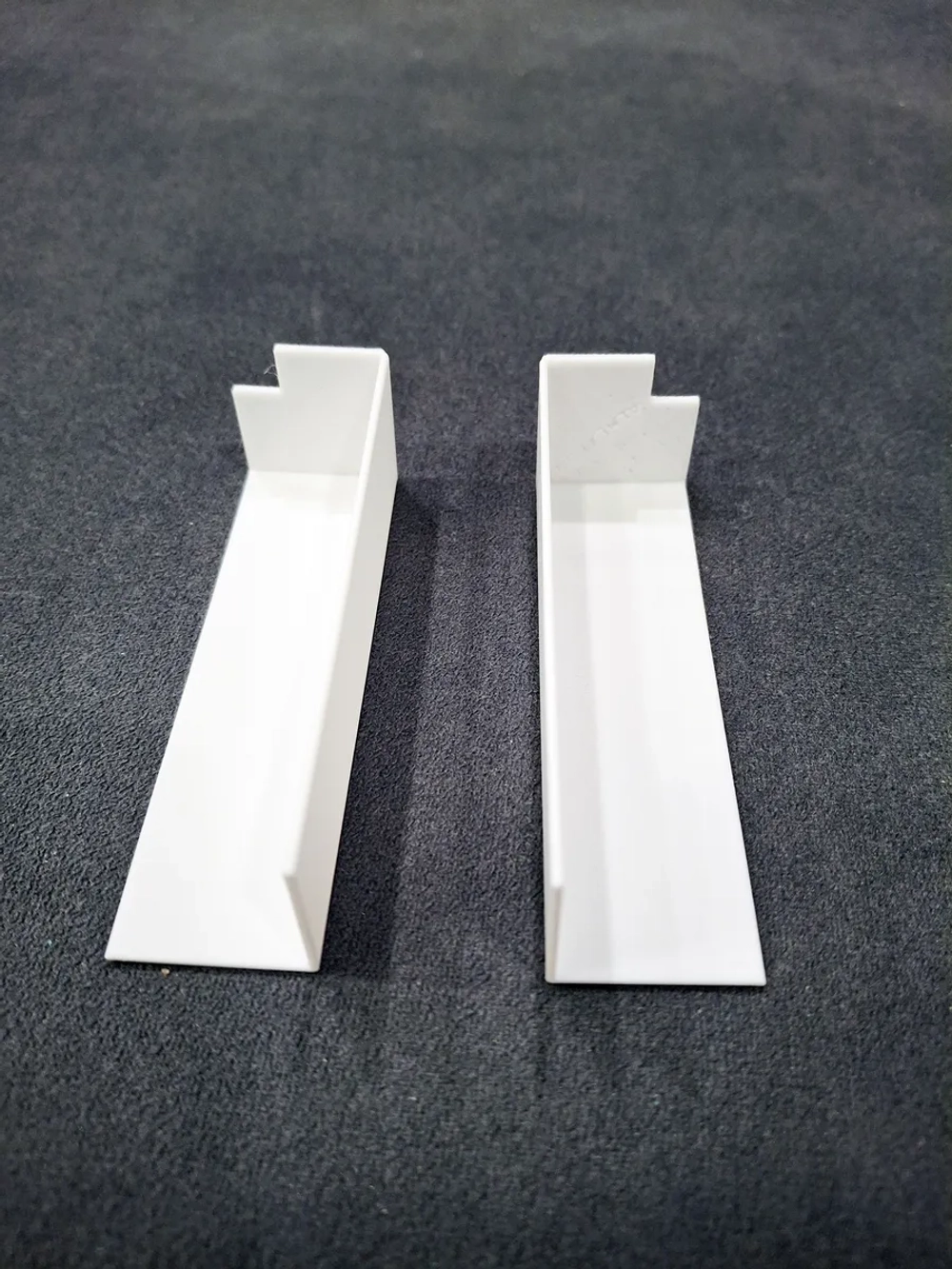 Угол наружный для плинтуса 80*20 мм - 2 шт.