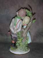 Статуэтка. Фарфор. Брат и сестра. Capodimonte. Италия