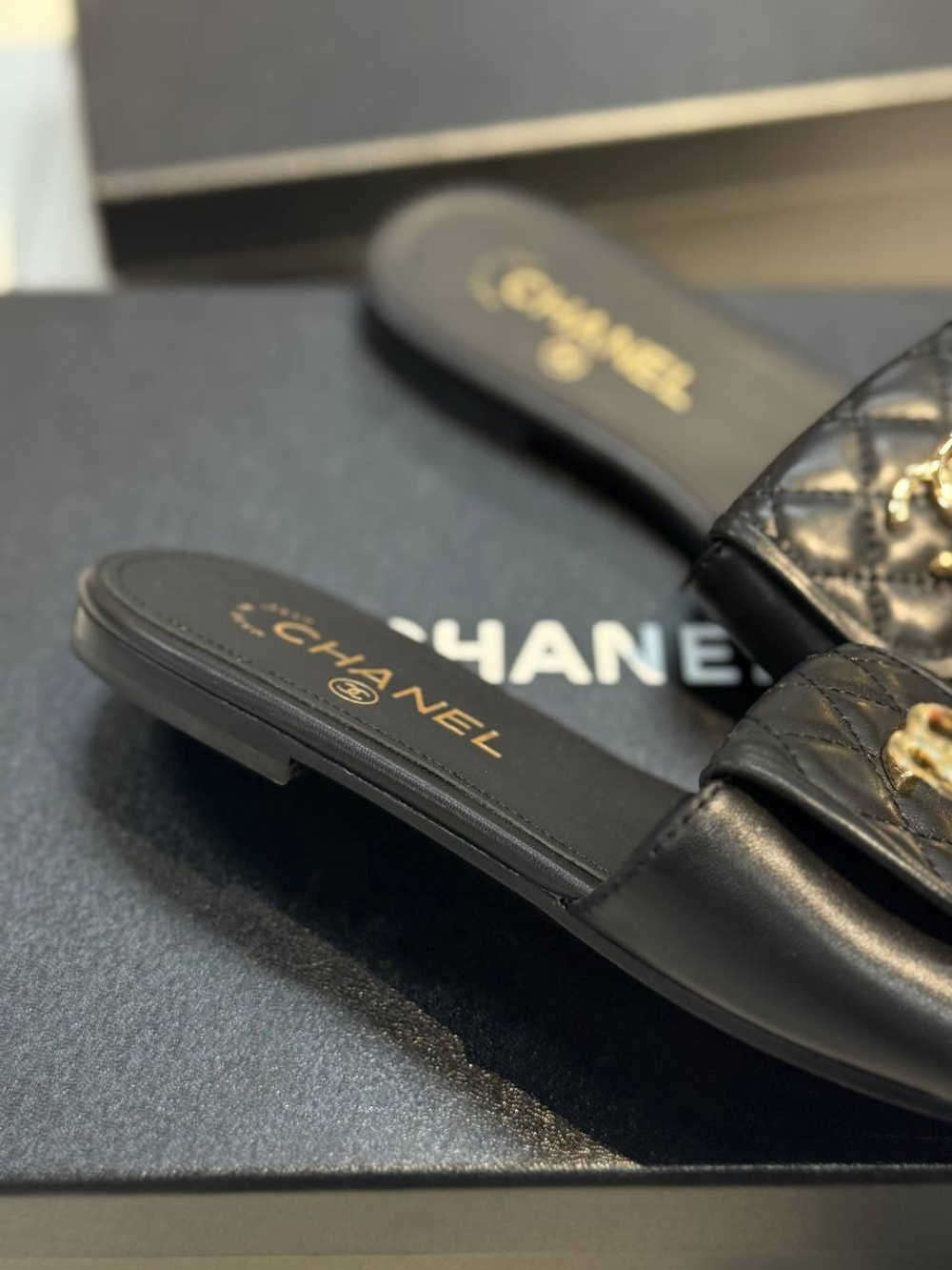 Шлепанцы CHANEL