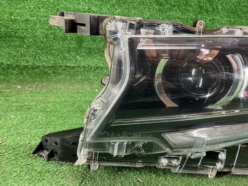 Фара левая Toyota Land Cruiser Prado 150 (2017-н.в.) LED
