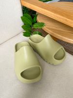 Шлепанцы Adidas Yeezy, 26