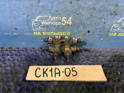 Распределитель тормозной MITSUBISHI LANCER 1998