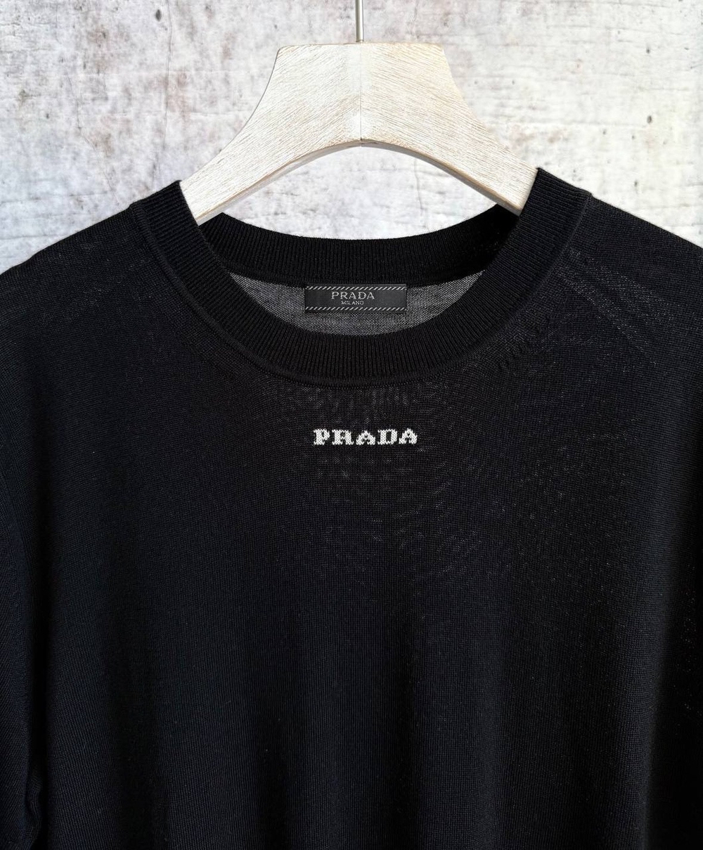 Футболка Prada