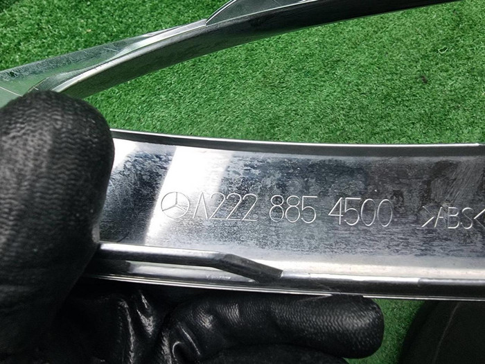 Молдинг бампера LH Mercedes S W222 17-20 Maybach