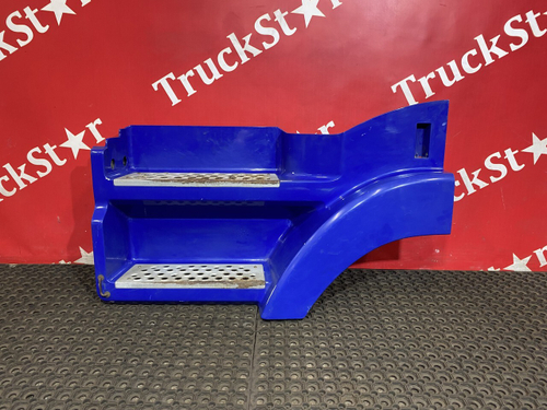 Корпус подножек левый