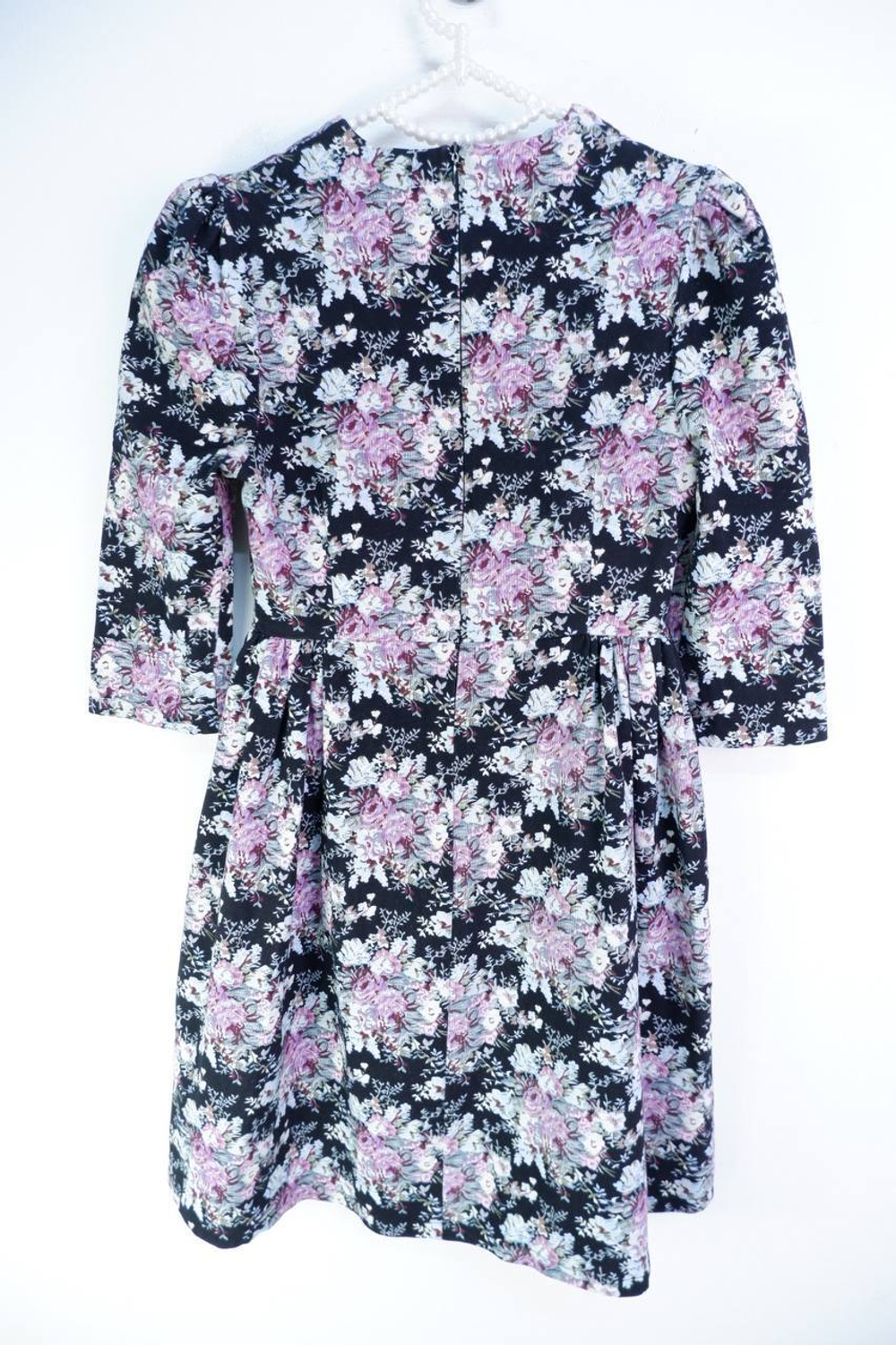 Платье цветастое, маркировка S, визуально на 44 размер